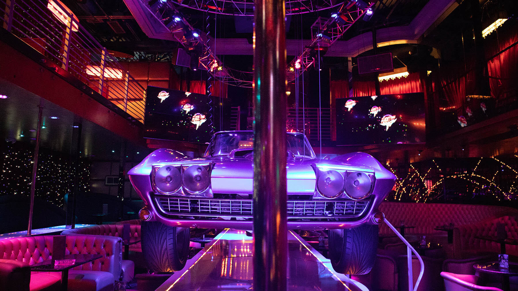 flight Club Detroit stage image